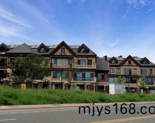 彆墅分體式太陽能(neng)熱水係統(tong)解決方案