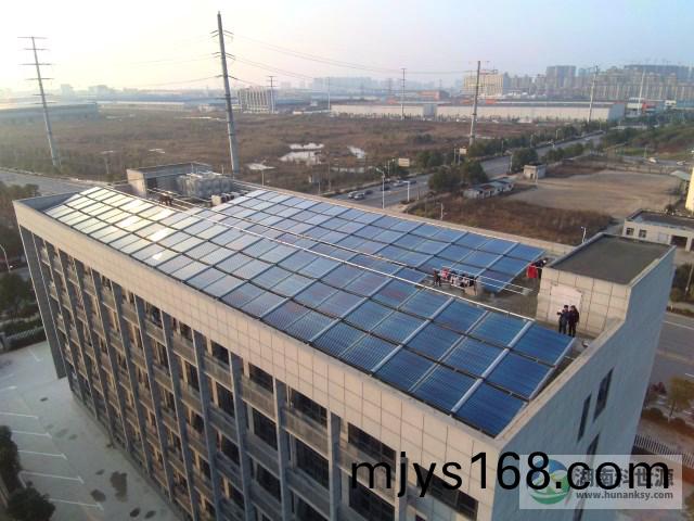 長沙湘江塗料職工宿捨太陽(yang)能熱水(shui)工程