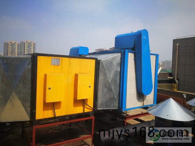 長(zhang)沙麗髮新城商業樓油煙淨(jing)化係統及煙道安裝工程