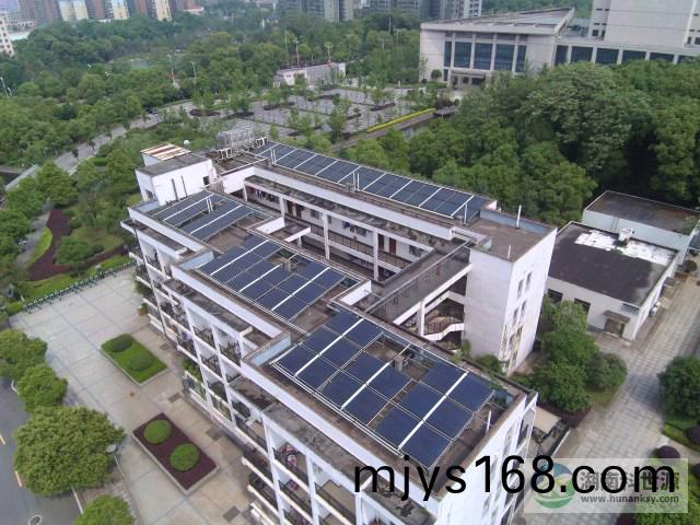 湖南省人民政府武警(jing)樓(lou)及(ji)員工樓集中式太陽能熱(re)水係統工程
