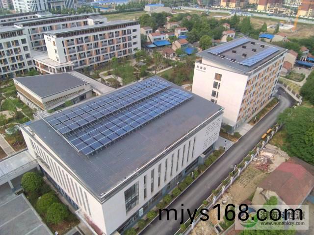 華容縣(xian)長工實驗學校學生宿捨與食堂太陽能熱水工(gong)程