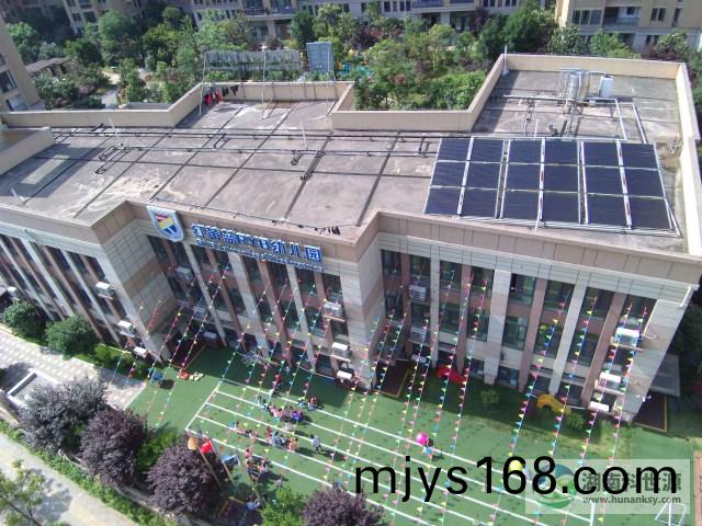 鑫遠尚璽紅黃(huang)藍RYB幼兒園太陽能熱水係統項目