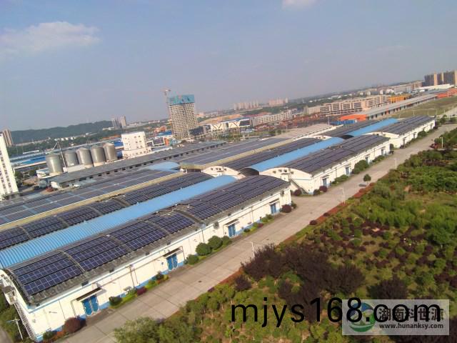 工廠屋頂太陽(yang)能(neng)光伏髮電係統