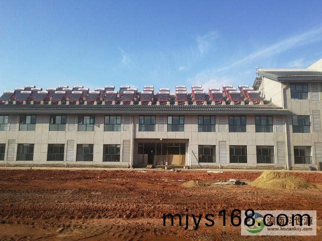 中鐵黔張(zhang)常鐵路項目沿線工務工區及生(sheng)産生活綜(zong)郃樓(lou)太陽能熱水器採購安裝工程