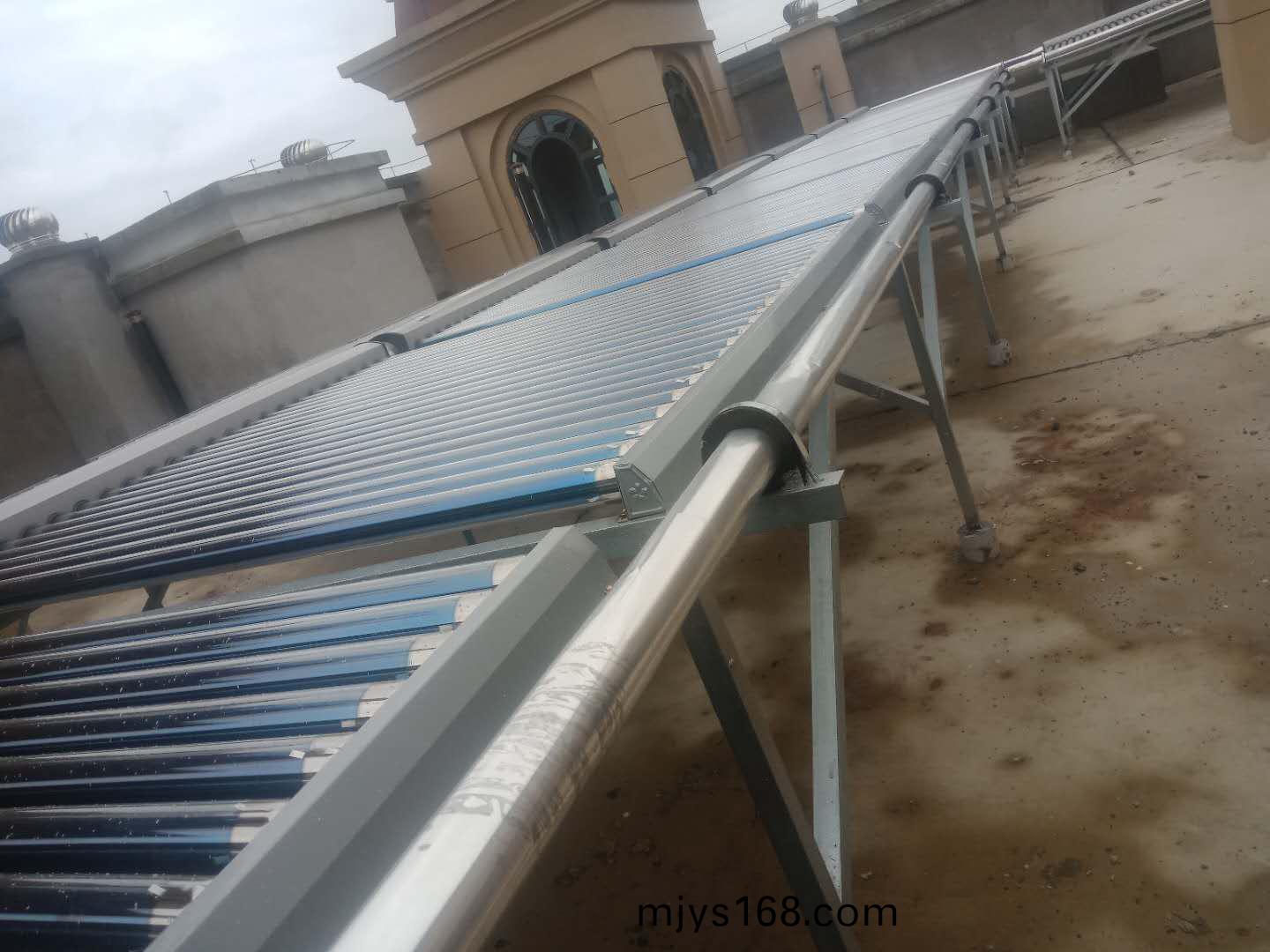 長沙恆大禦景半島8#地塊2#棟太陽能熱水係統工程