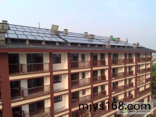 屋麵太(tai)陽能熱(re)水工程