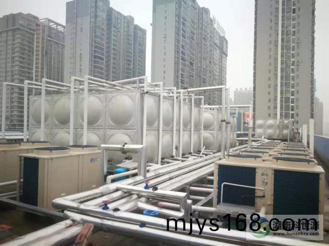 學(xue)校屋頂(ding)熱水工(gong)程