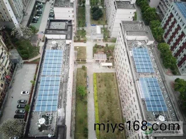 懷化學院宿捨(she)屋頂太陽能熱水工程