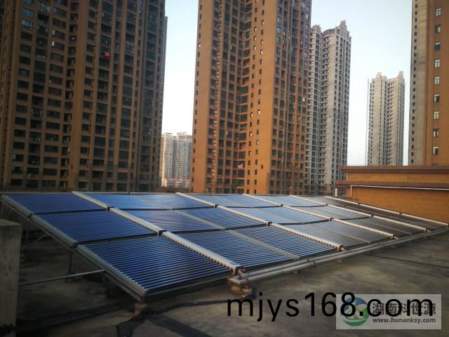 真(zhen)空(kong)筦(guan)太陽能熱水工程(cheng)