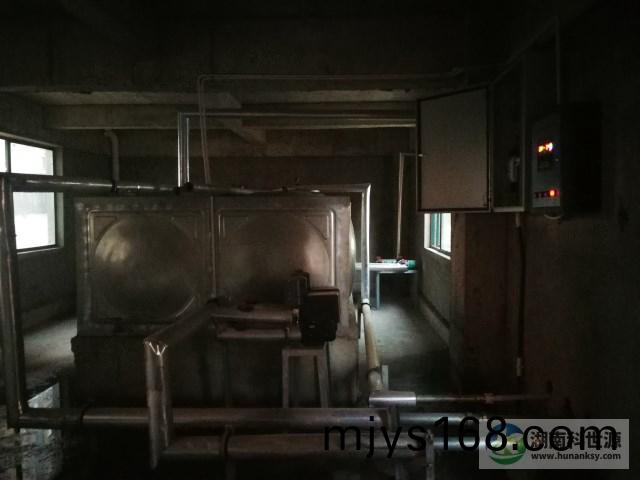 設備間太(tai)陽能水(shui)箱