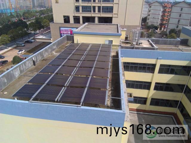 幼兒園太(tai)陽能熱水工程