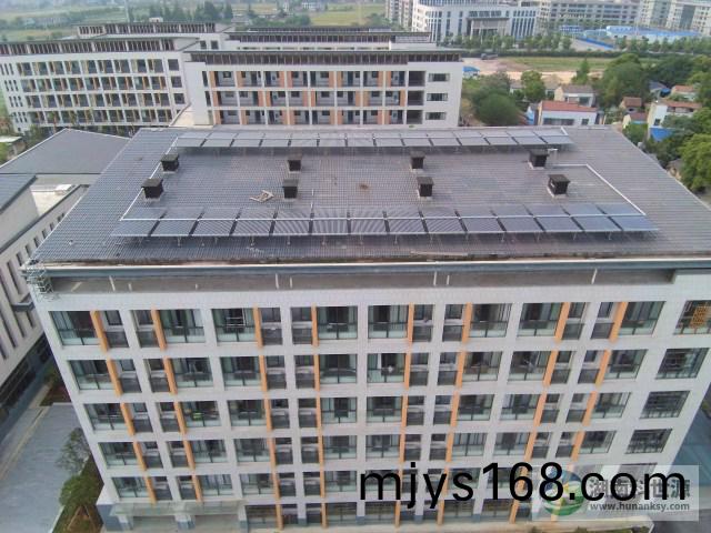 太陽(yang)能平(ping)舖(pu)大串(chuan)聯熱水循環係(xi)統