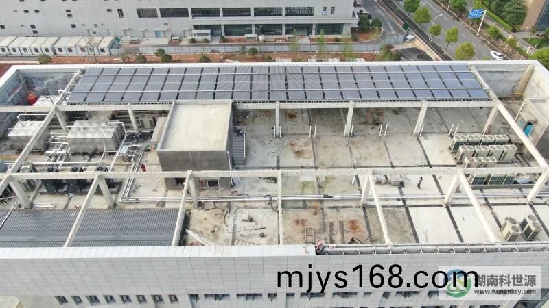 航拍太陽能(neng)熱水係統