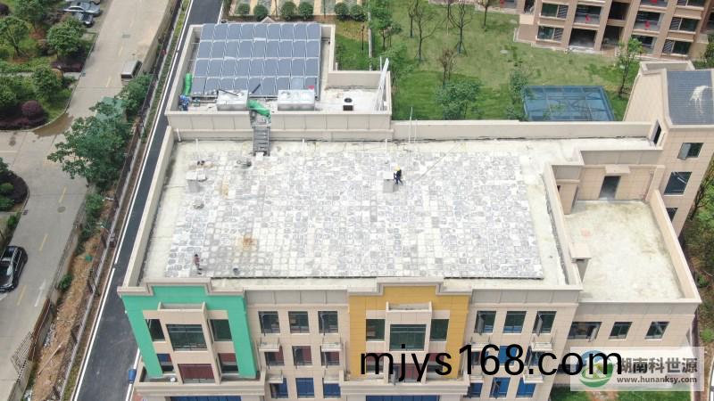 平闆太(tai)陽能熱水係統