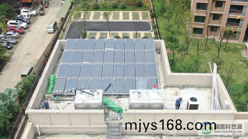 平闆太陽能熱水係統(tong)