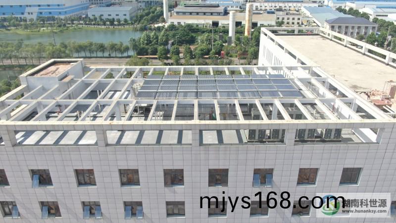 屋頂太陽能(neng)熱水係統(tong)