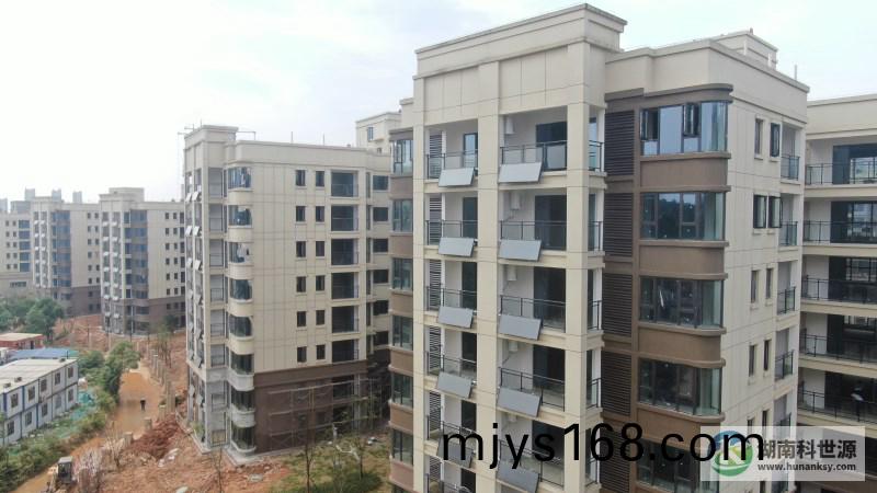 陽檯壁掛太陽能熱水器