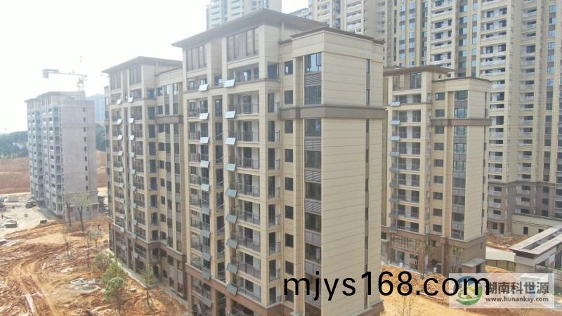 陽檯壁掛太陽能熱(re)水器