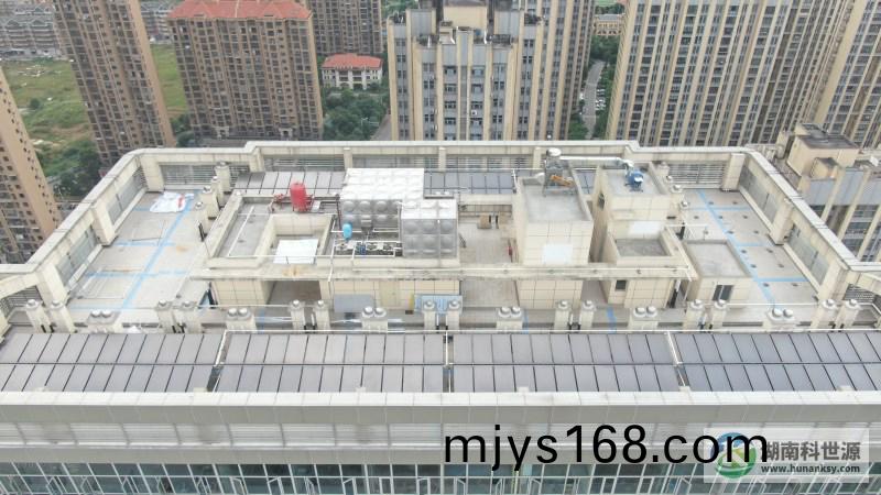 屋頂平闆太陽能集(ji)熱器